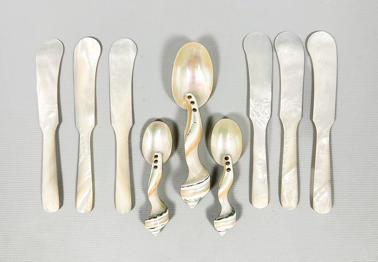 BESTECK, Perlmutt, 9-teilig.