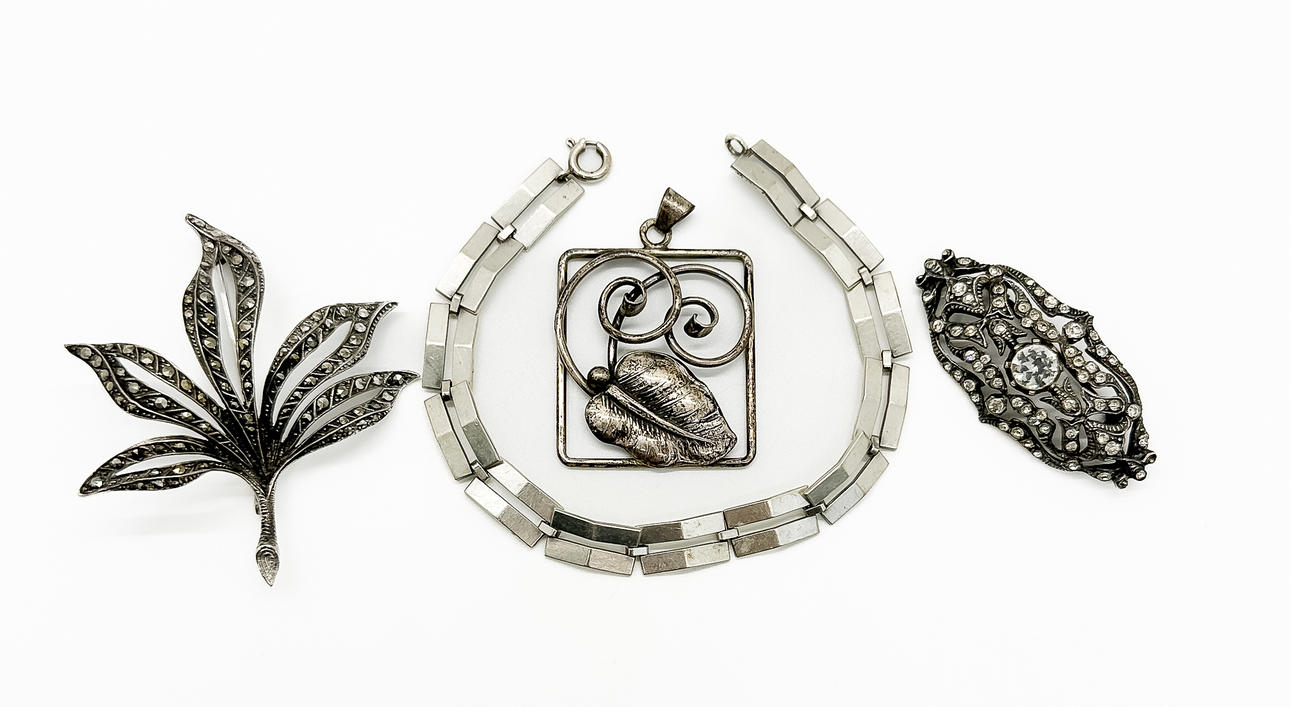 Broche, vedhæng og armbånd, SØLV, 4 stk.