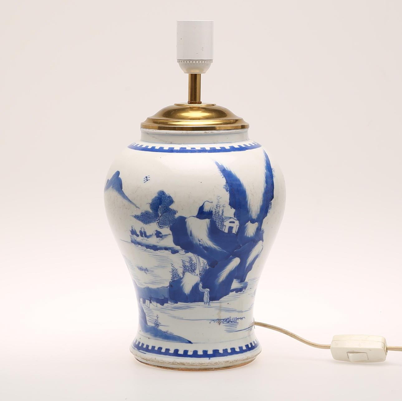 BORDSLAMPA, porslin, Kina.