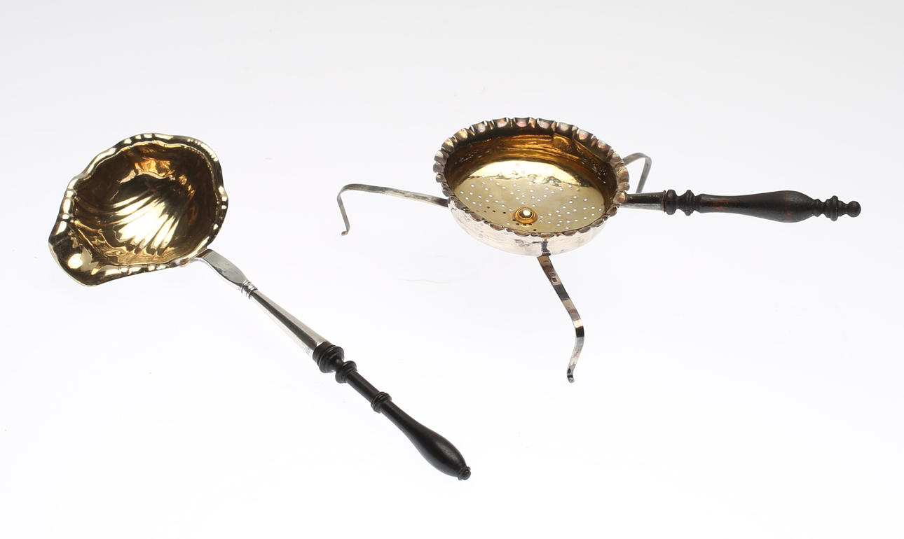 TESIL samt SÅSSKED, silver, 1800-talets andra del.