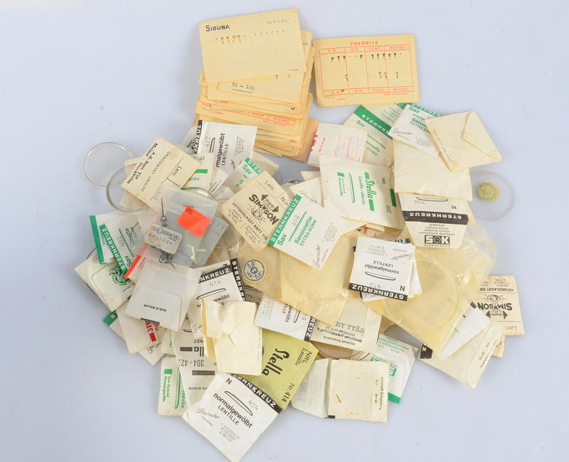 PARTI KLOCKGLAS SAMT VISARE.