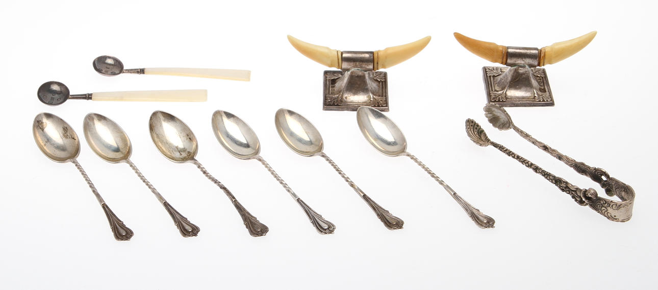 BESTICK, 11 stycken, silver. England och Tyskland 18/1900-tal. Vikt ca 130 g.