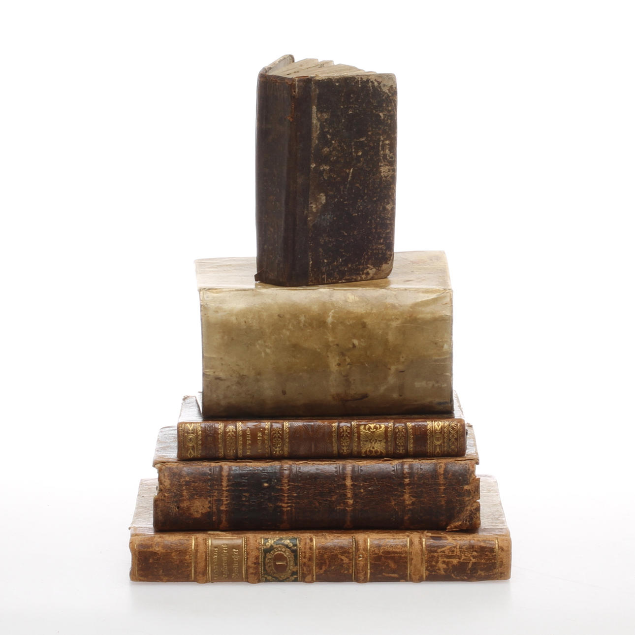 BÖCKER, 5 st, bland annat "Les Avantures de Telemaque...", Fenelon, Wästerås 1772, "Mythologie eller kort beskrivning om the Hedniska Afgudar" Acharius, Stockholm 1768.