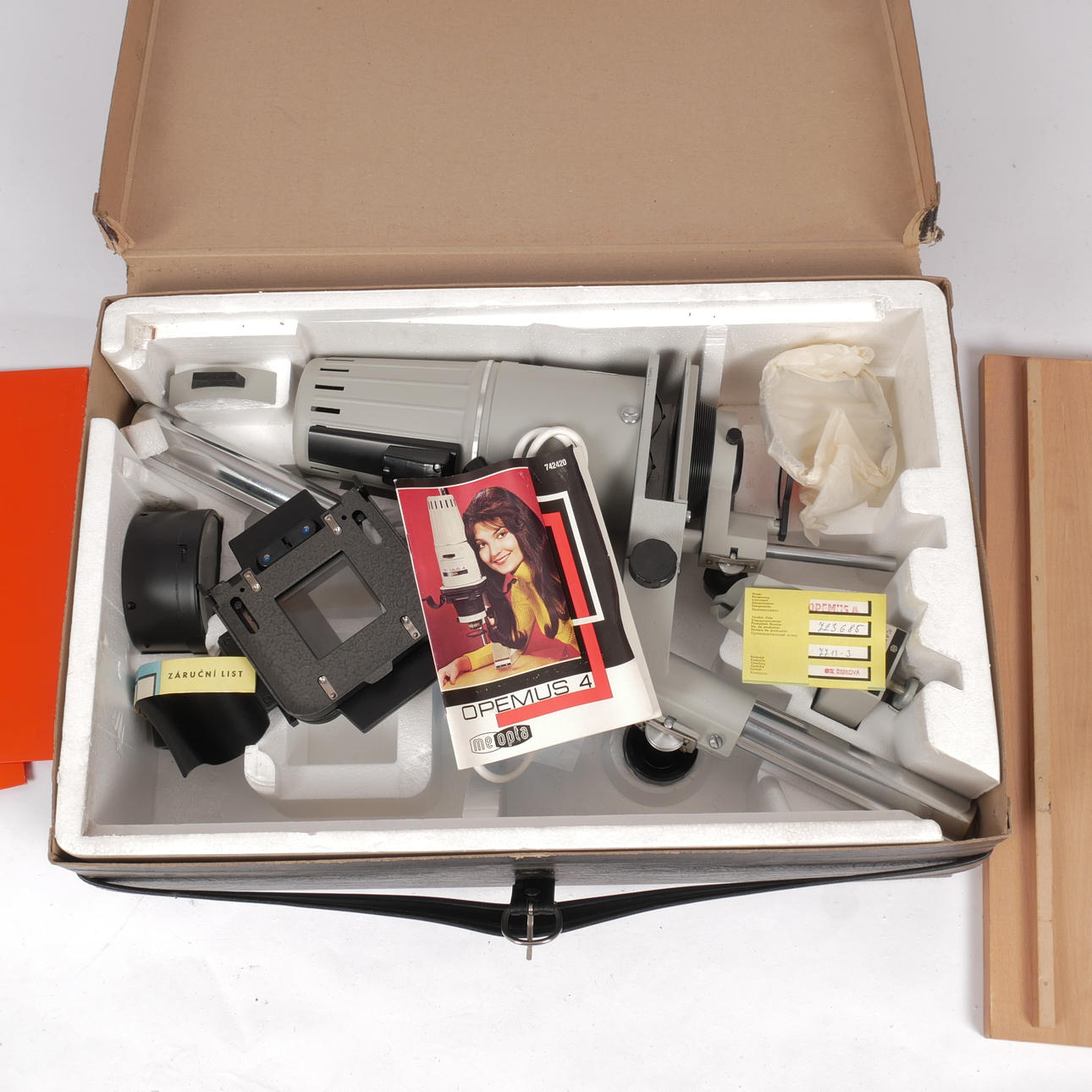 MAGNIFIER, Meopta Opemus 4, with bag.