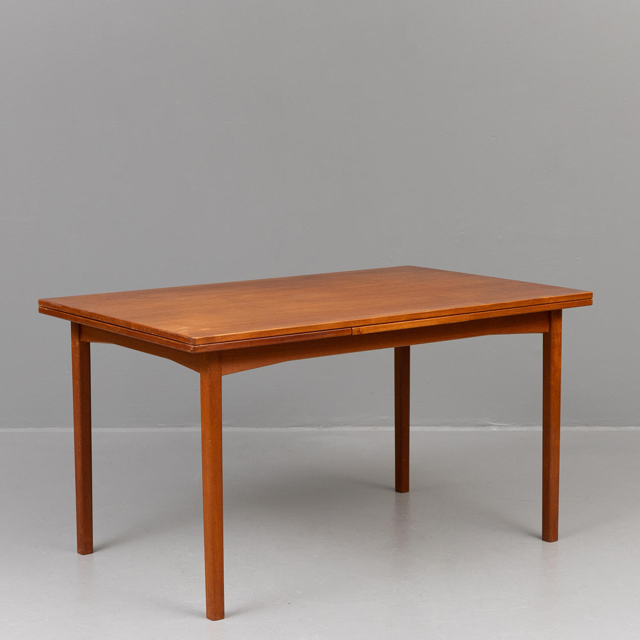 TEAKBORD, midten af det 20. århundrede.