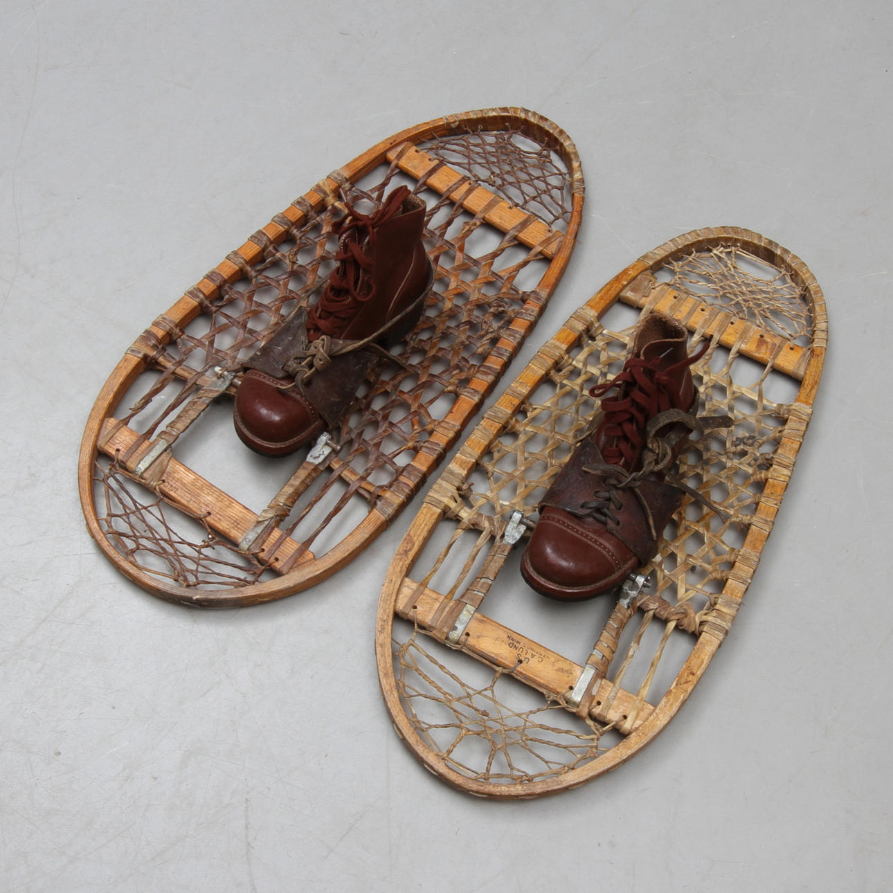 SNÖSKOR, ett par, C. A. Lund, USA, stämplade 1944.