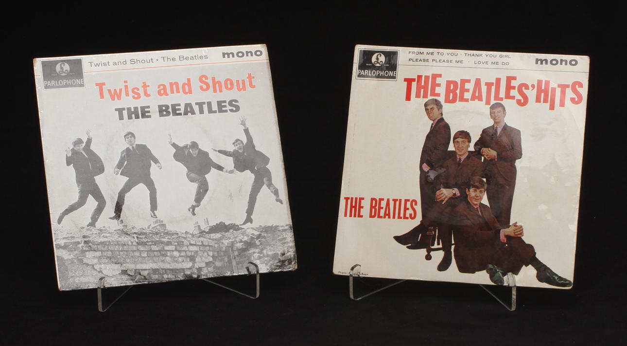 THE BEATLES, 2 st, Twist and Shout resp. The Beatles' Hits, Parlophone, 1960-tal.