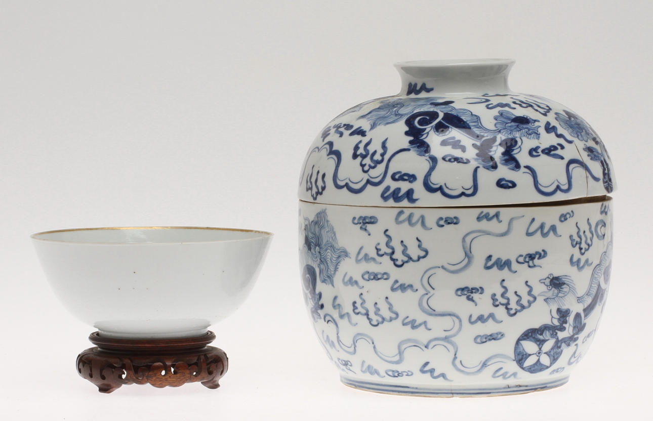 SKÅL med LOCK, SKÅL, porslin, Kina.