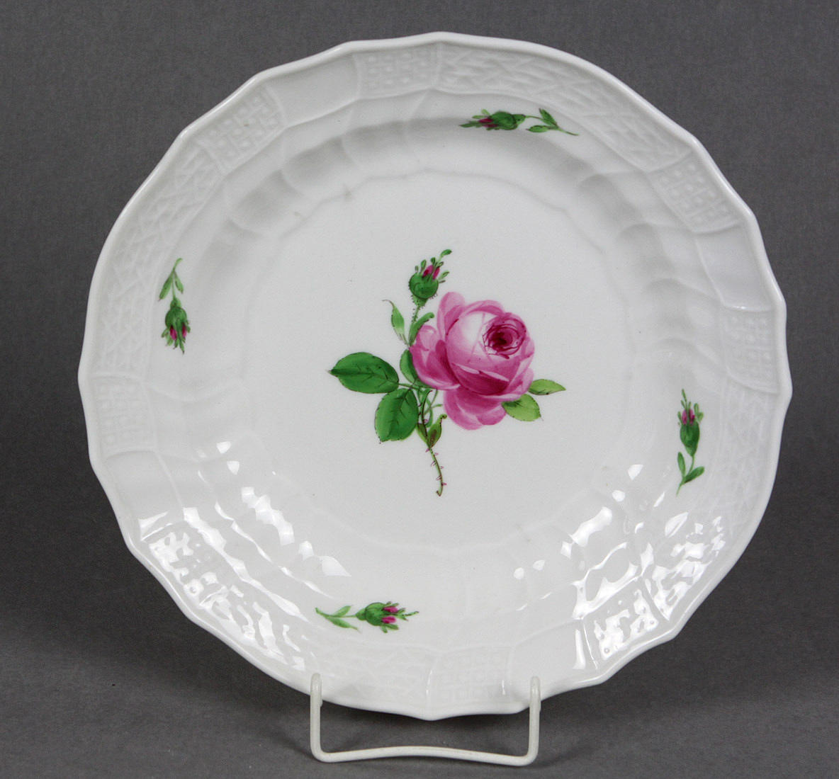 TELLER, Meissen, Neubrandstein, Red Rose, omkring 1900.