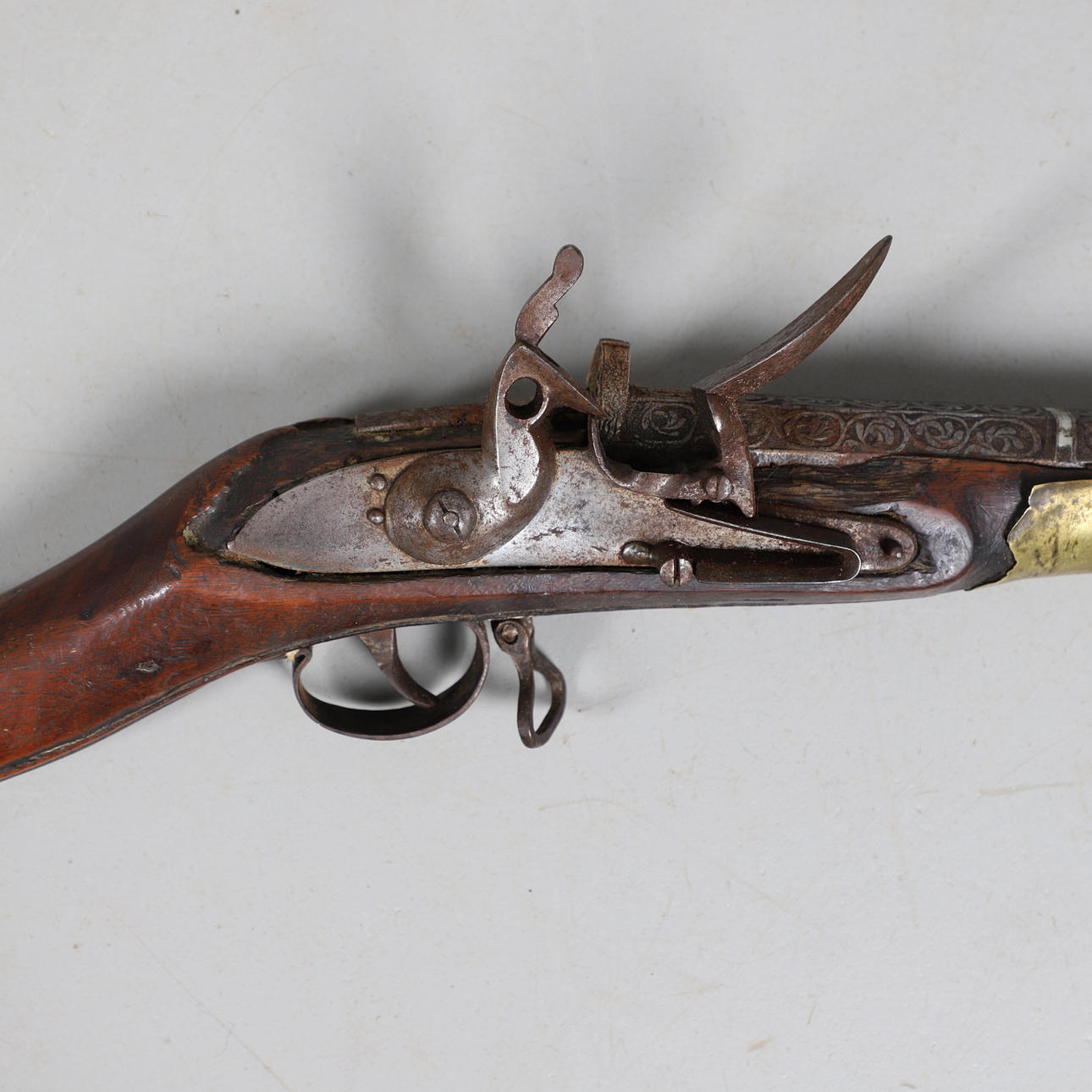 AN AFGHAN FLINTLOCK LONG GUN. Weapons & Militaria - Guns & Rifles ...
