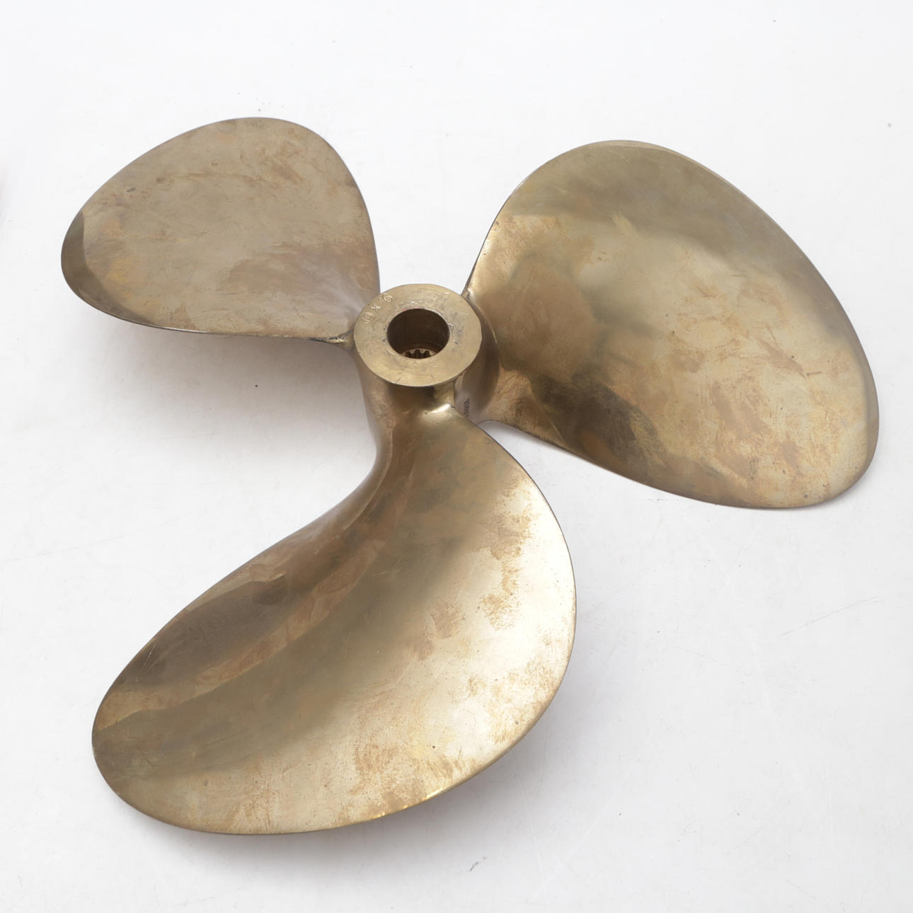 VENEPOTKURI, messinkiä.