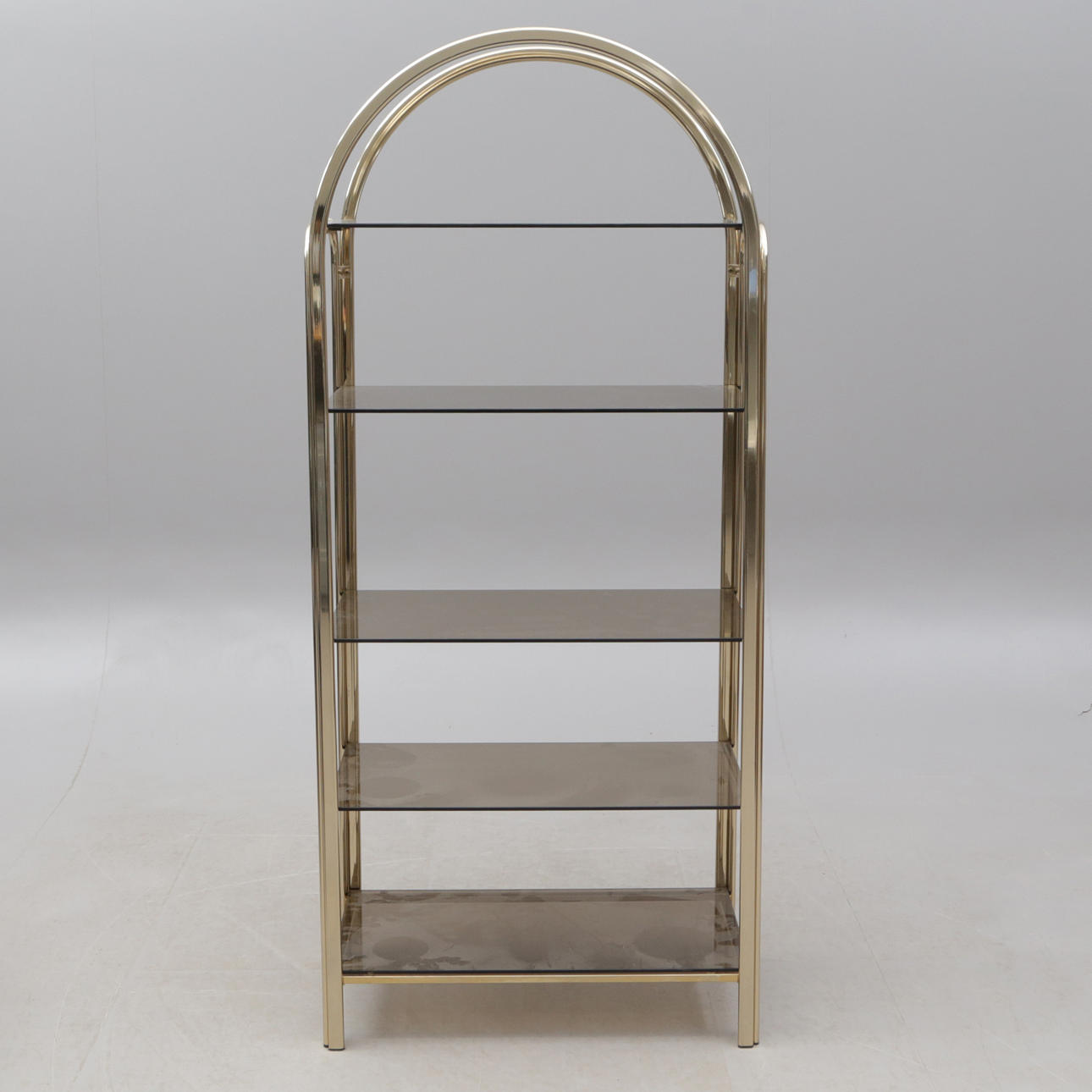 ESTANTE DE SUELO, METÁLICO.