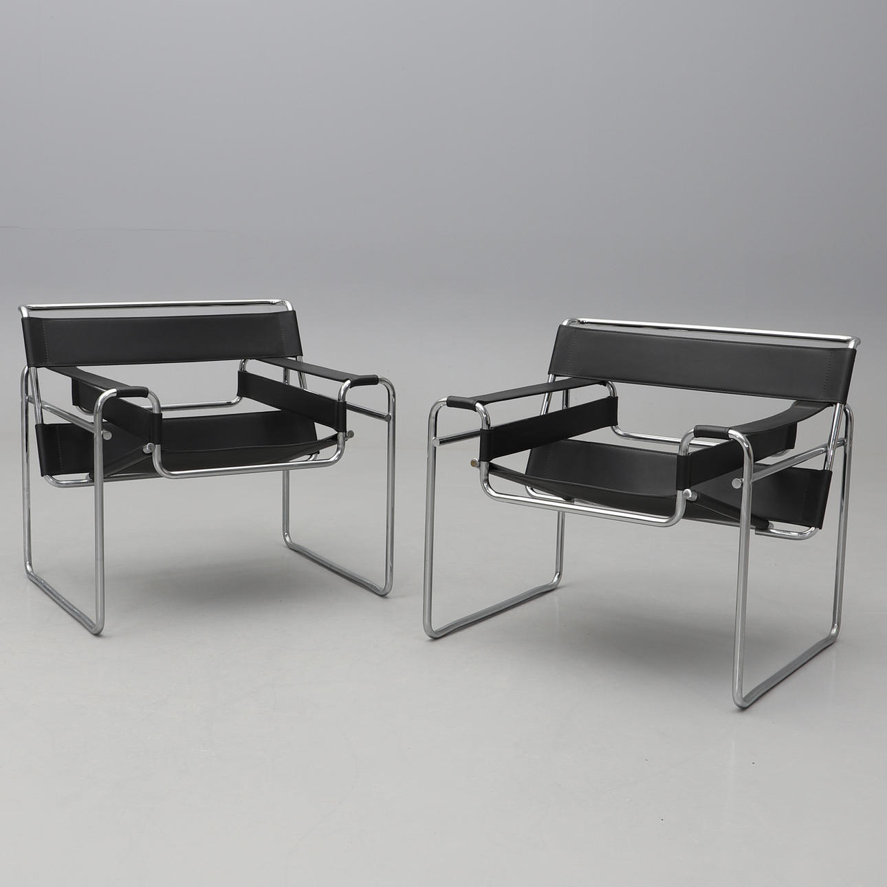 MARCEL BREUER. Fåtöljer, ett par, "Wassily", modellen formgiven 1925.