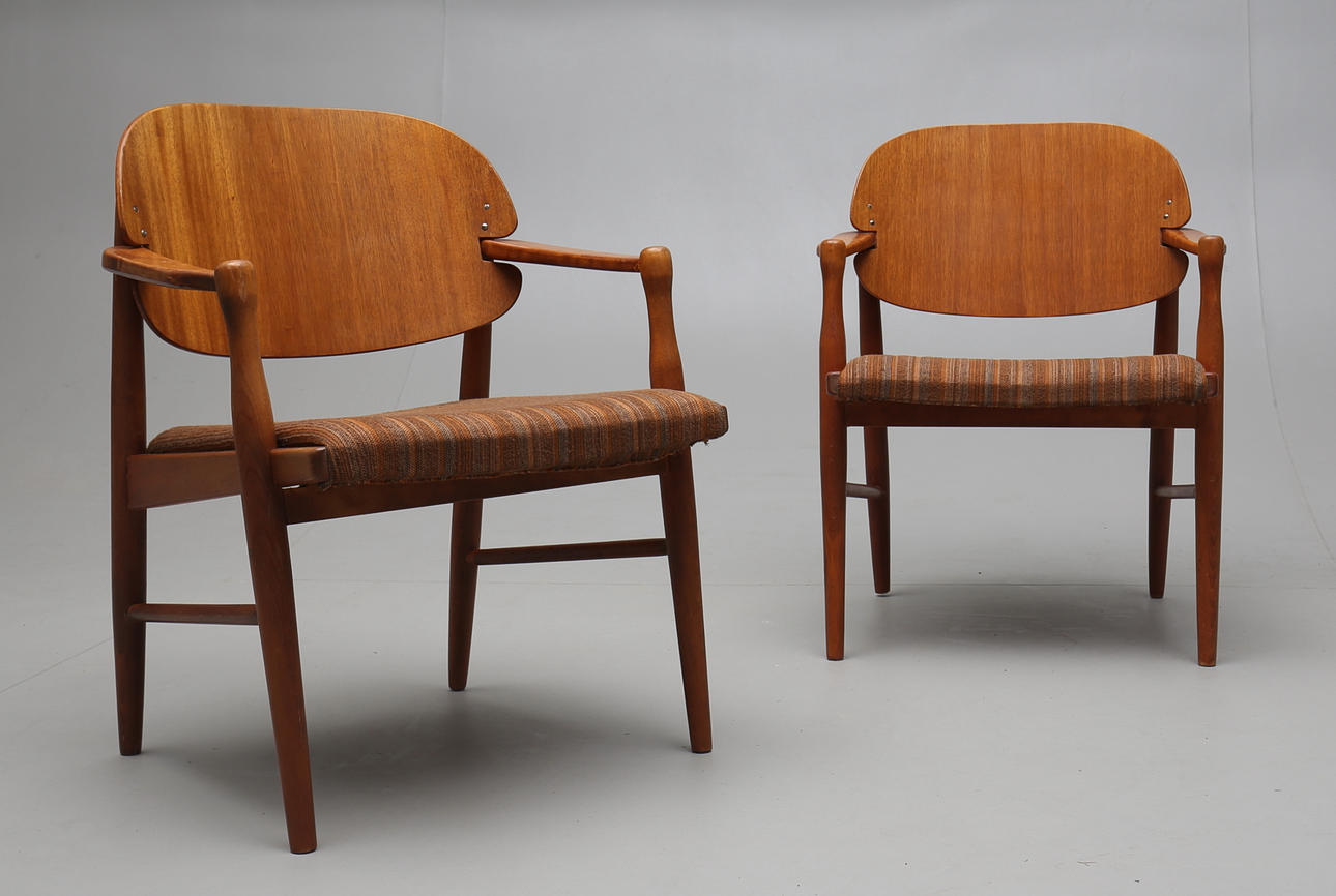 KARMSTOLAR, ett par, okänd formgivare, 1940/50-tal.