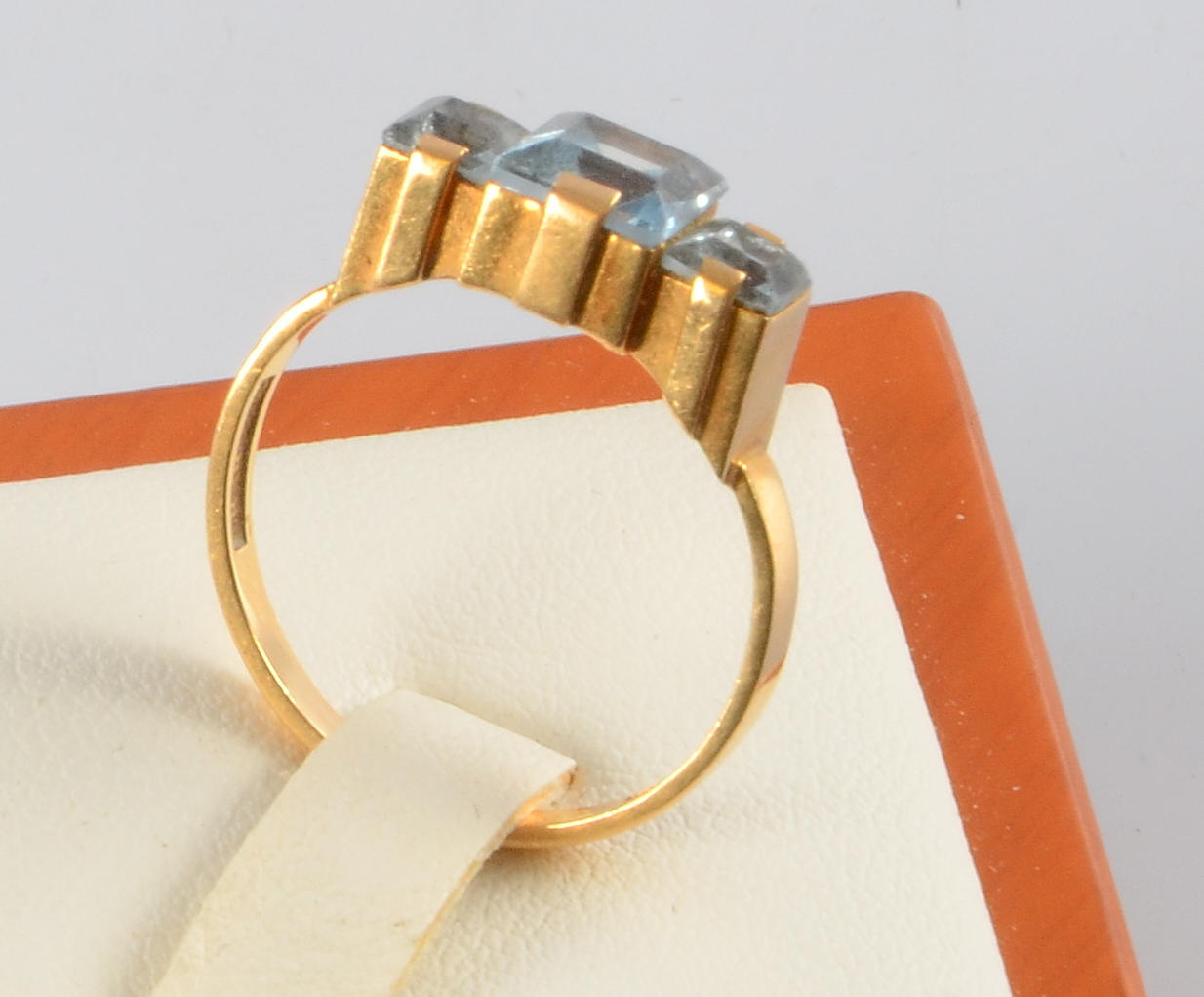 RING MED BLÅ STENAR, 18K, Stigbert.