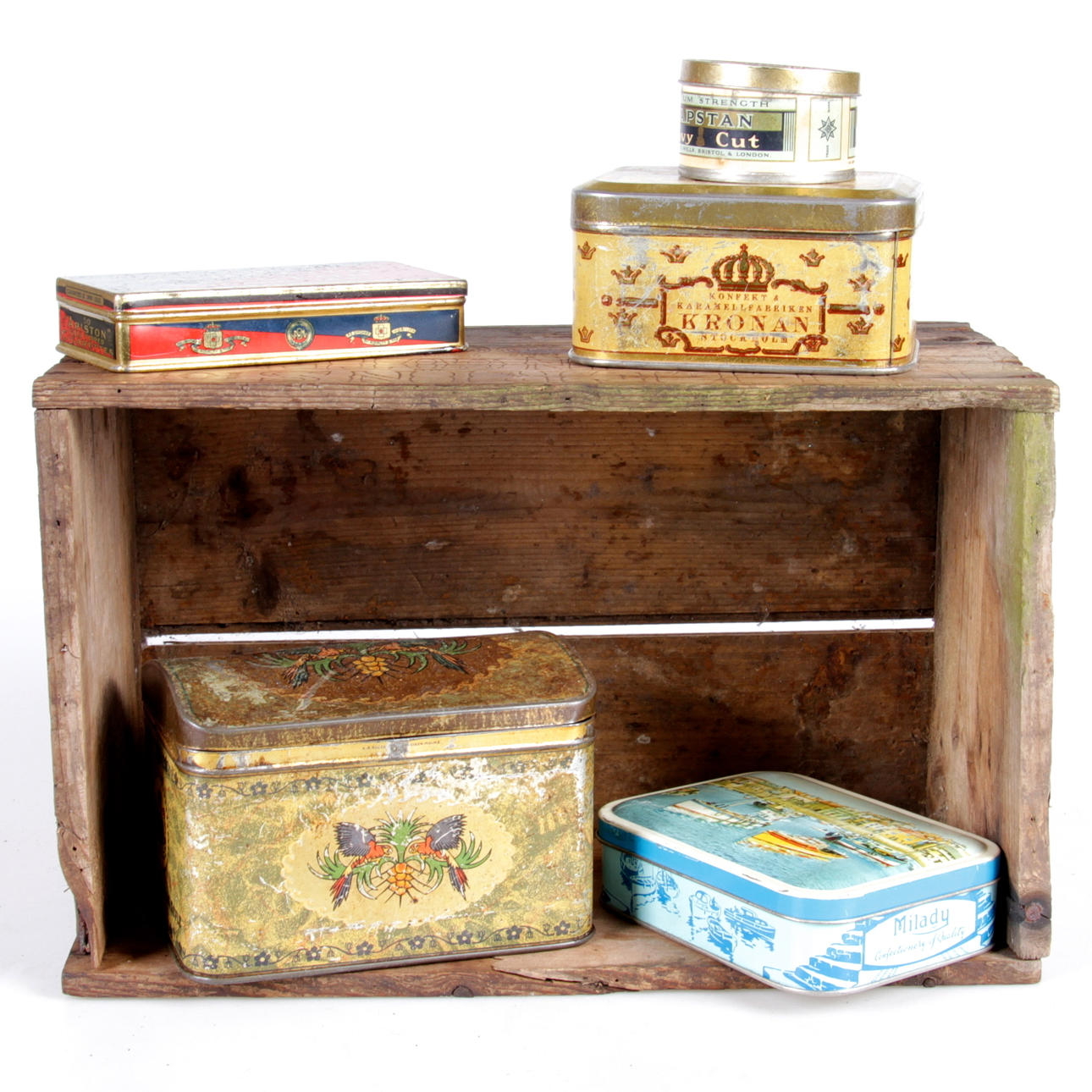 PLÅTBURKAR samt trälåda, 6 delar, 1900-tal.