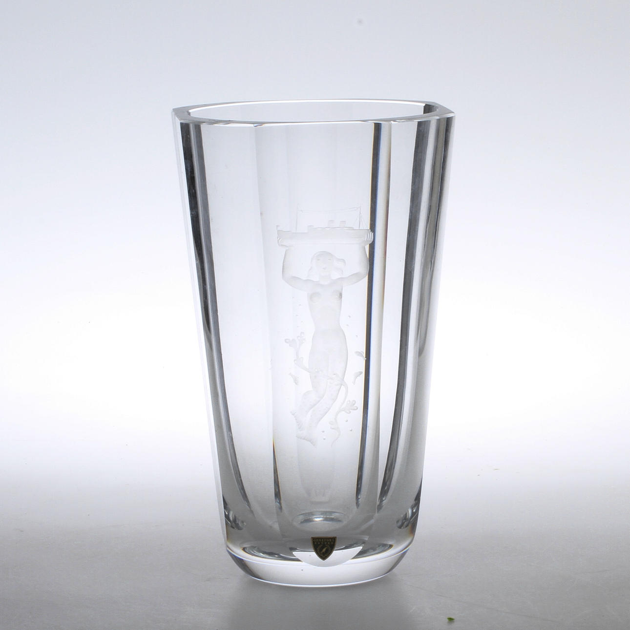 VAS, helkristall, Nils Landberg, Orrefors, 1900-talets första hälft.