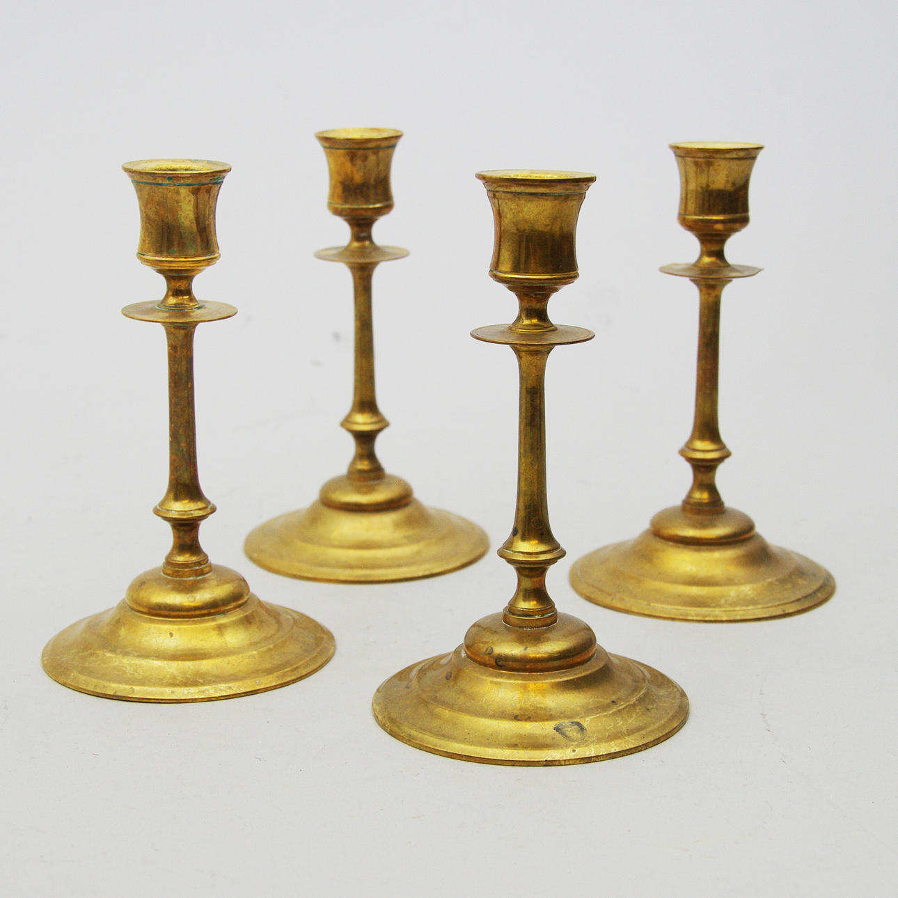 LJUSSTAKAR, 4 stycken, mässing, Gusums bruk 46.