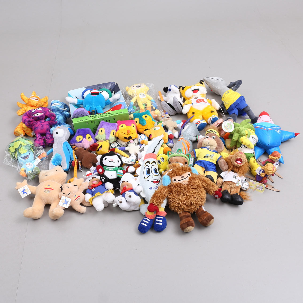 MASKOTEJA, 36 kpl, SM-kisat 1984-2016.