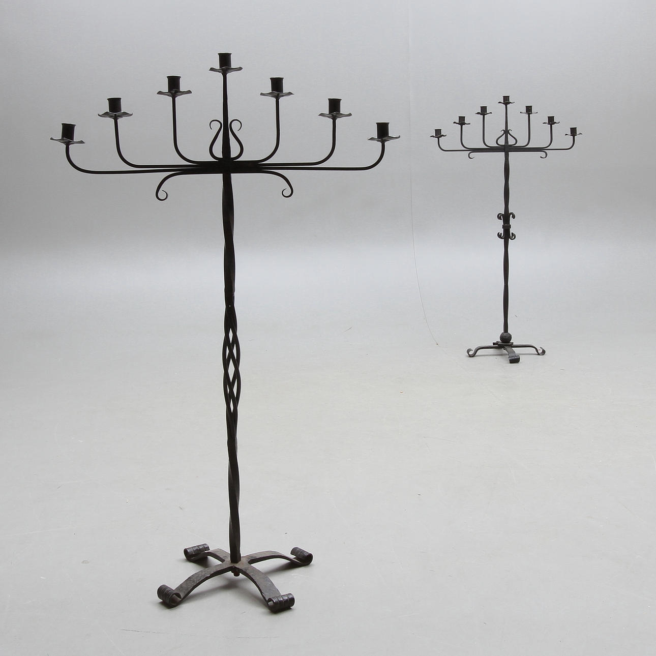 GOLVKANDELABRAR 2 st, smide, 1900-tal.