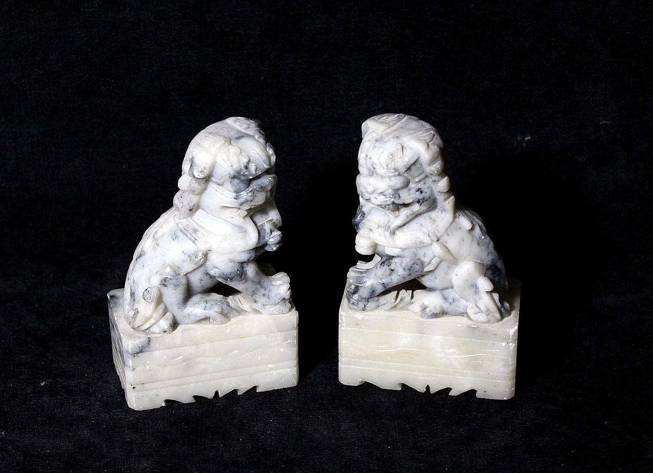 FOHUNDAR, 2 st, täljsten.