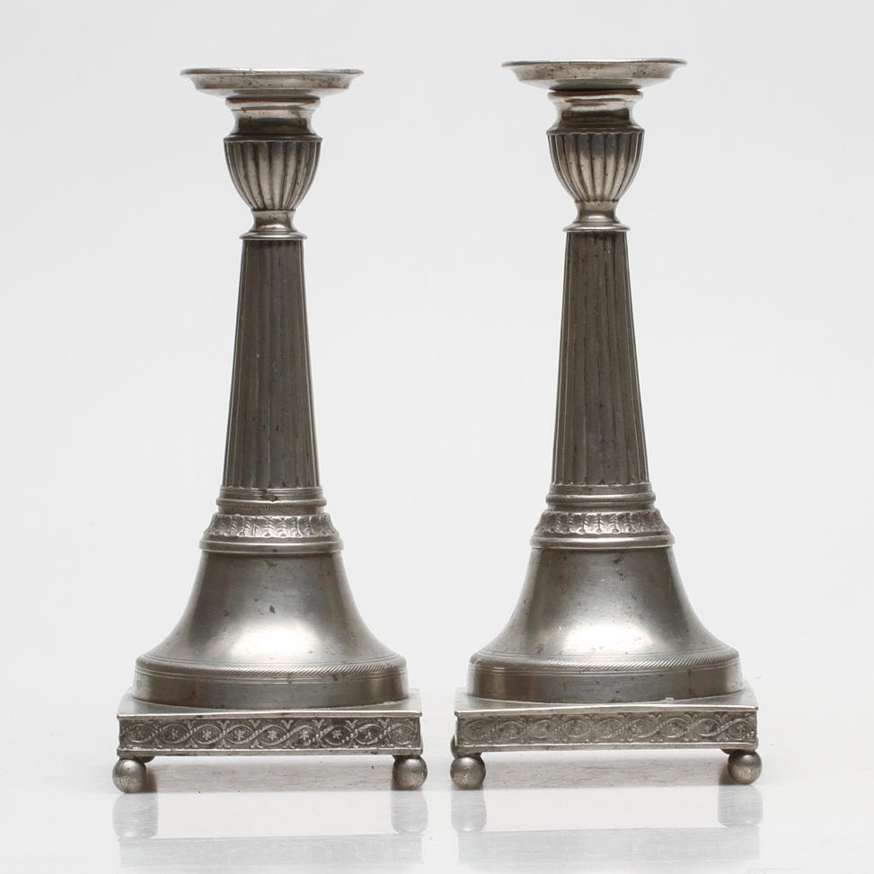 LJUSSTAKAR, ett par, tenn, Nils Justelius Eksjö, 1800-talets första hälft.