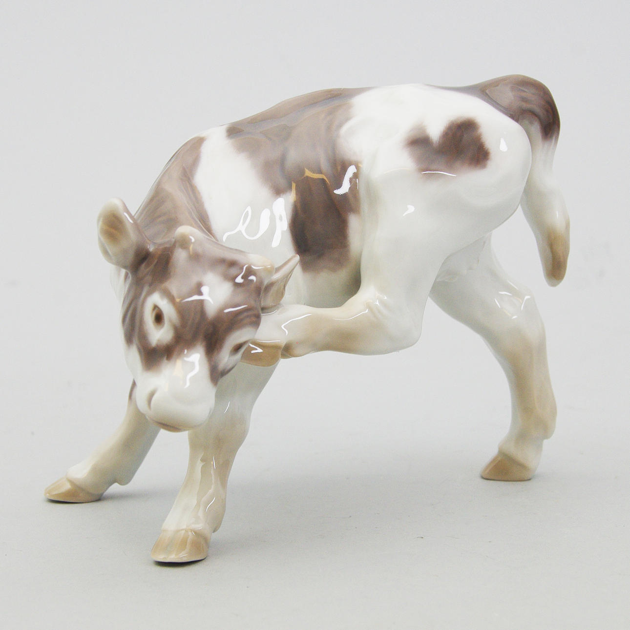 FIGURIN, kalv, Bing & Gröndal.