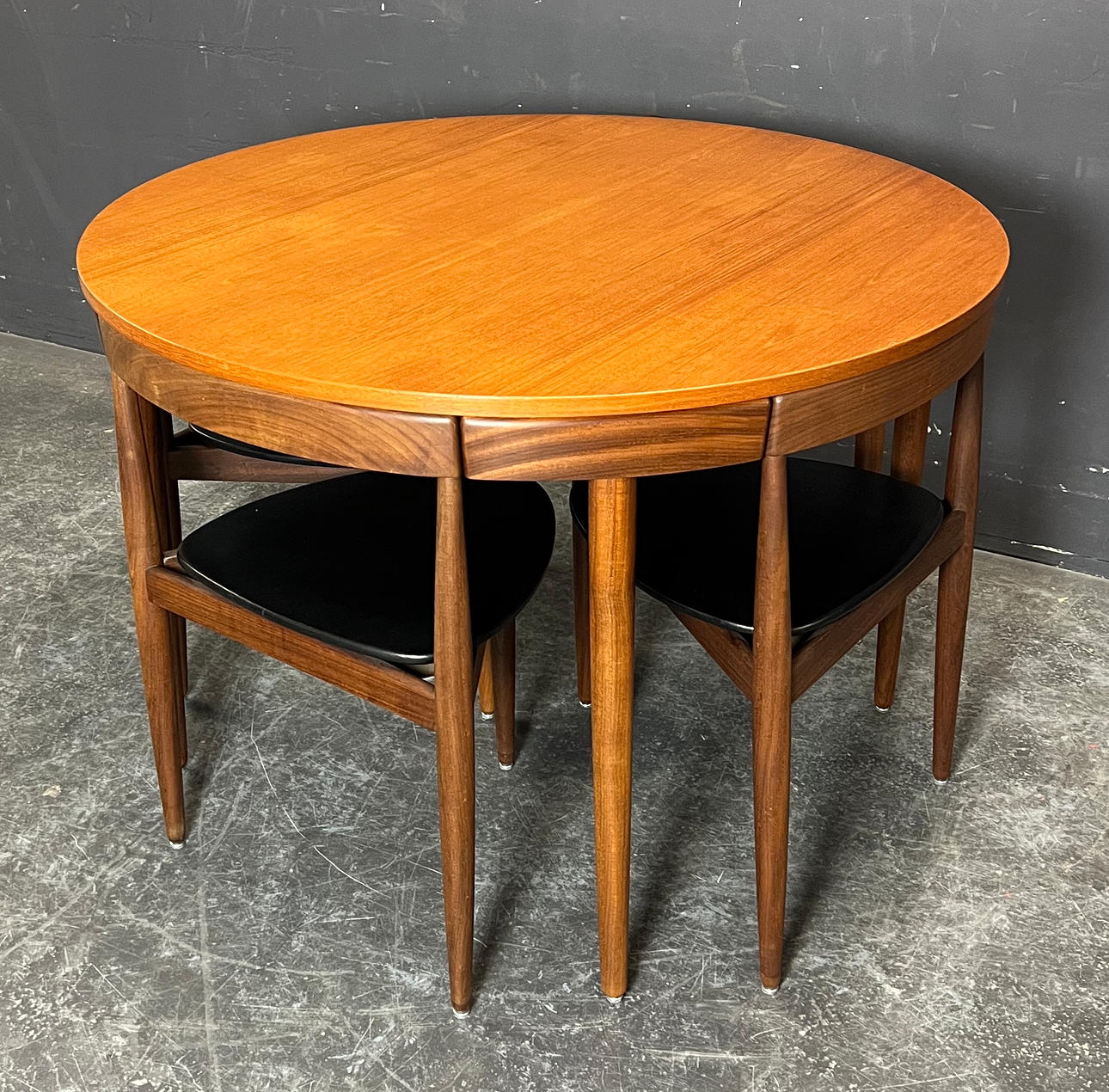 HANS OLSEN. JUEGO DE COMEDOR ROUNDETTE.