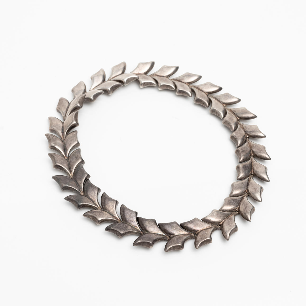 COLLIER, silver, stämplat 990, 1900-tal,vikt ca 79,9 gram.