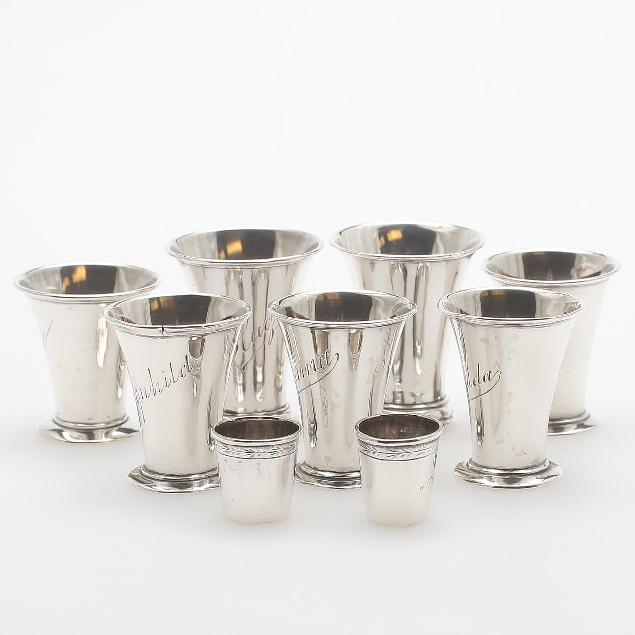 BÄGARE, 9 st, silver, Sverige, 1800-talets senare hälft, vikt 88,73 gram.