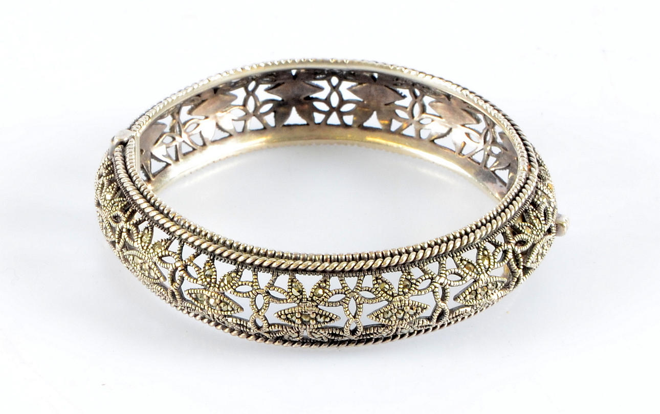 ARMRING, sterlingsilver med markasiter.