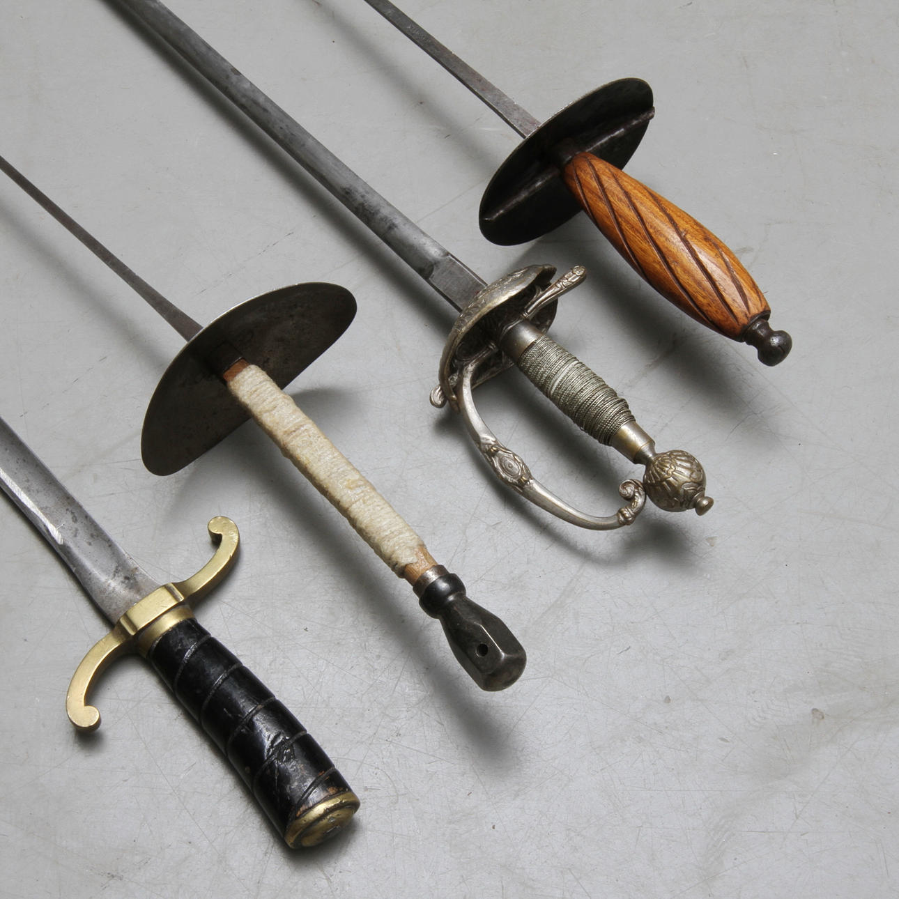 FLORETTER 2 st, HUGGARE och VÄRJA, 1900-tal.