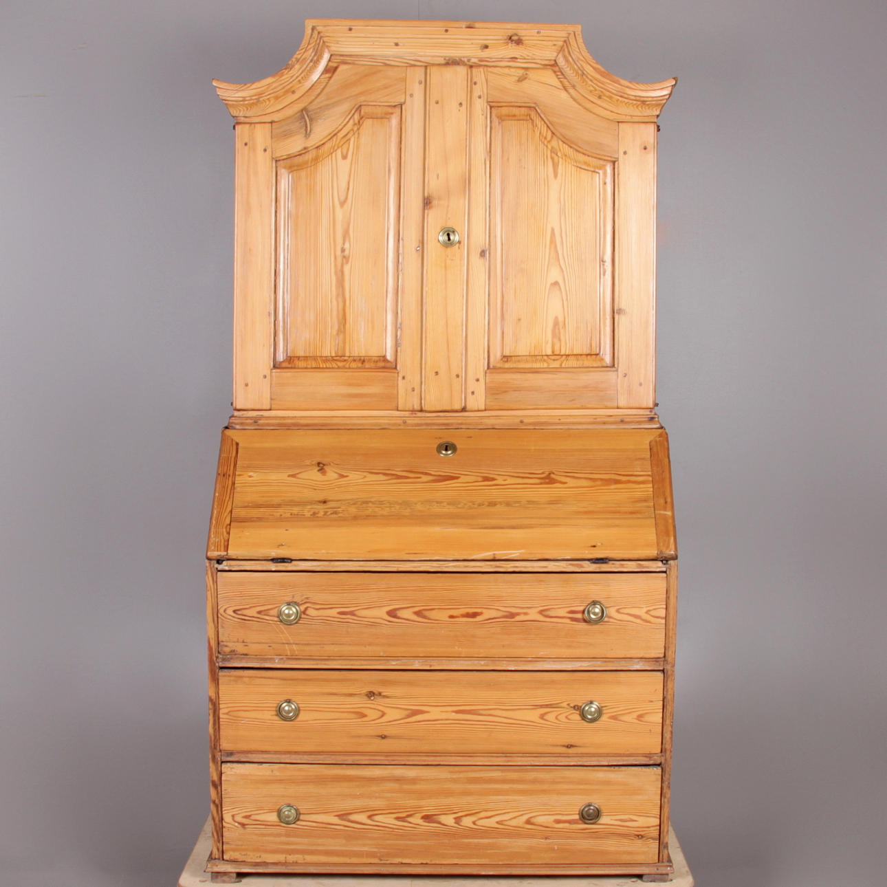 SKRIVSKÅP, furu, 1700/1800-tal.