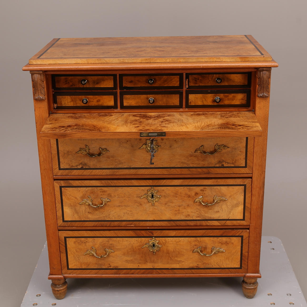 SKRIVBYRÅ, skrivdel + 3 lådor, daterad á tergo 1892.