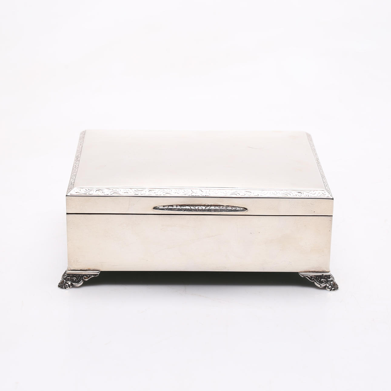 A silver MAPPIN & WEBB casket, Birmingham, England.