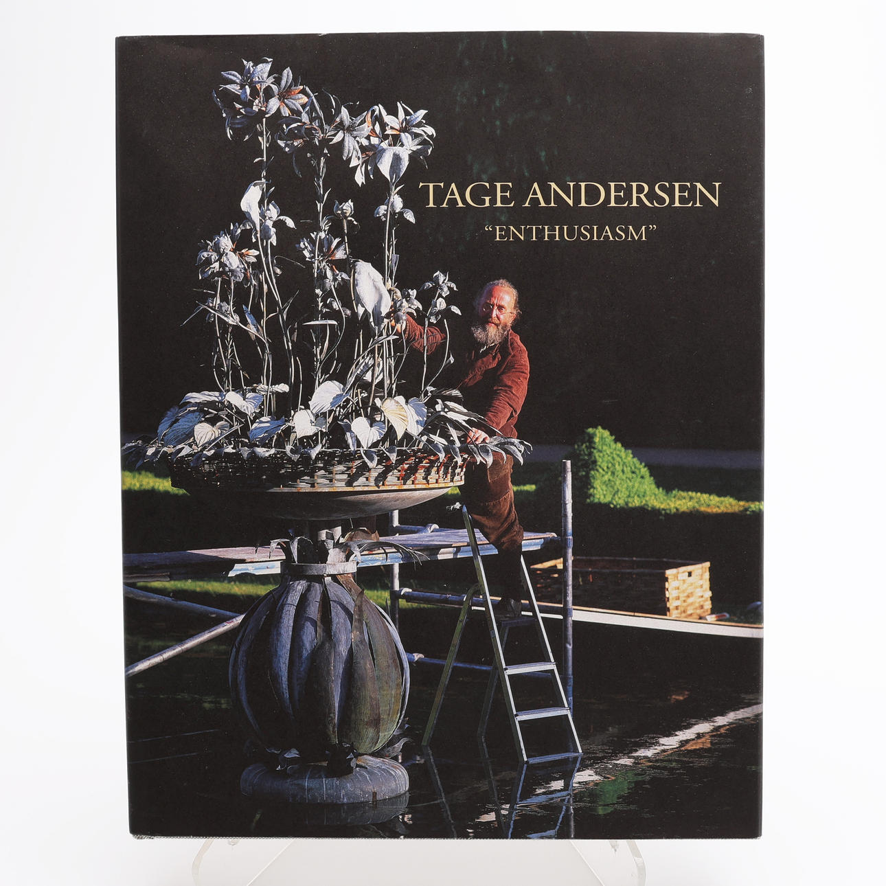 THE DANISH FLOWER ARTIST TAGE ANDERSEN'S SPECTACULARLY AND