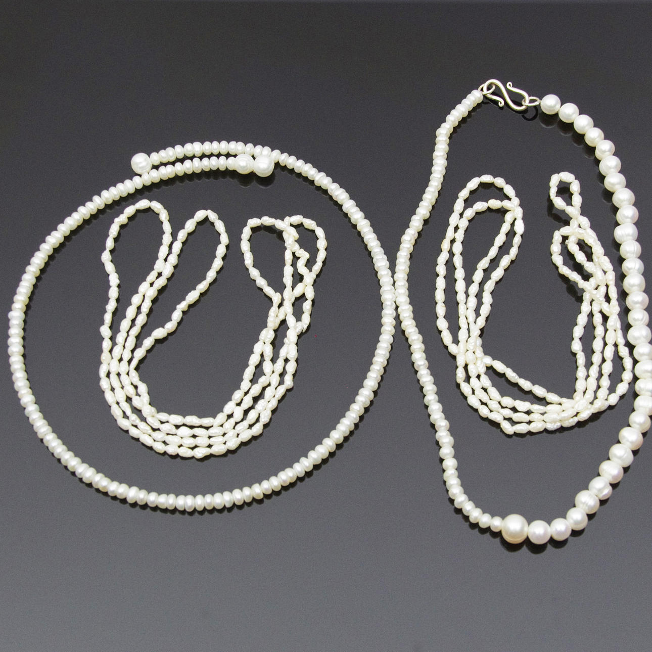 PÄRLCOLLIERER, 4 stycken, bl.a. barocka pärlor.