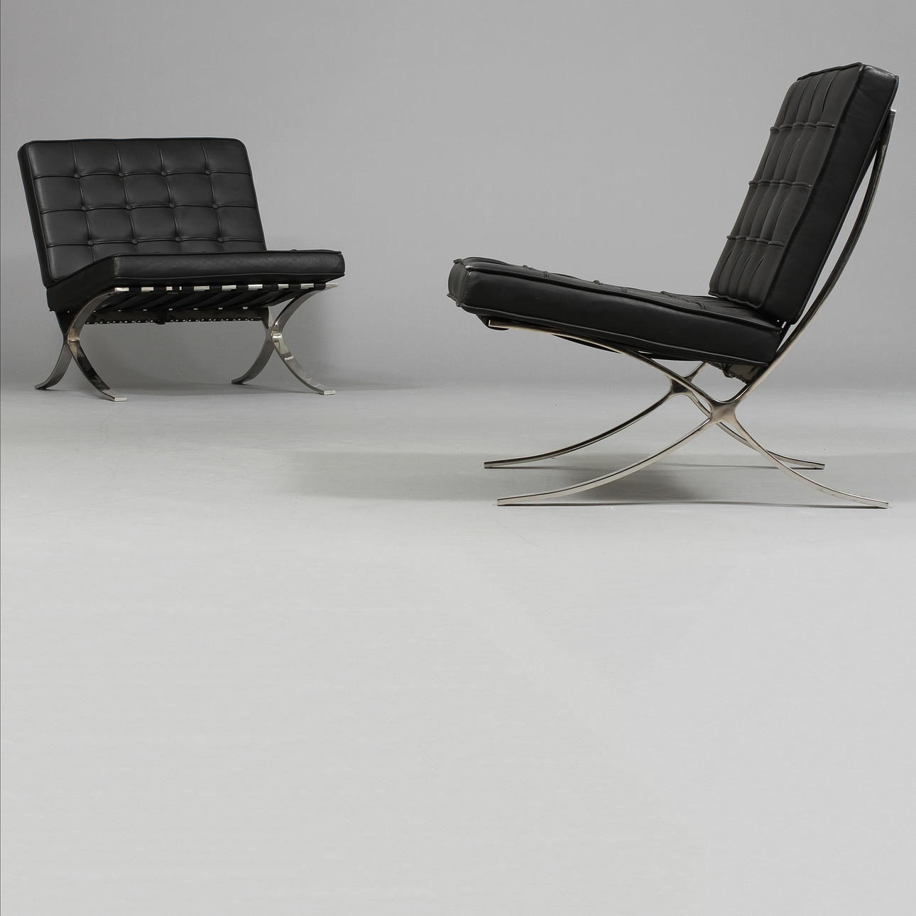 FÅTÖLJER, ett par, 2000-tal.