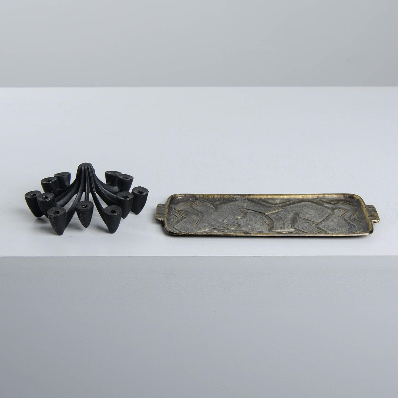 LJUSSTAKE OCH BRICKA, metall.