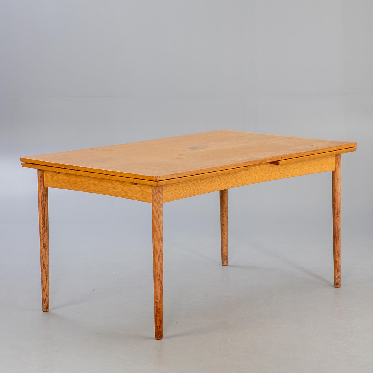 Ausziehbarer Esstisch in Eiche, Dänemark.