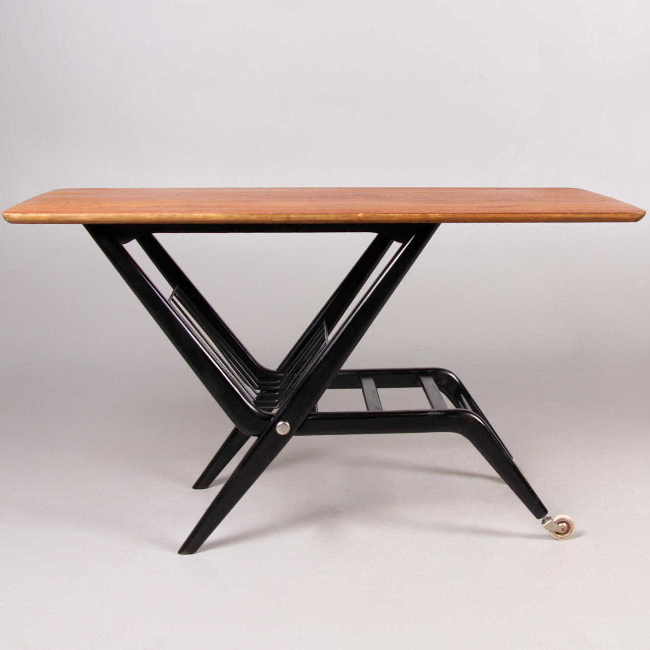 BORD, teak, med tidninghylla, 1950/60-tal.