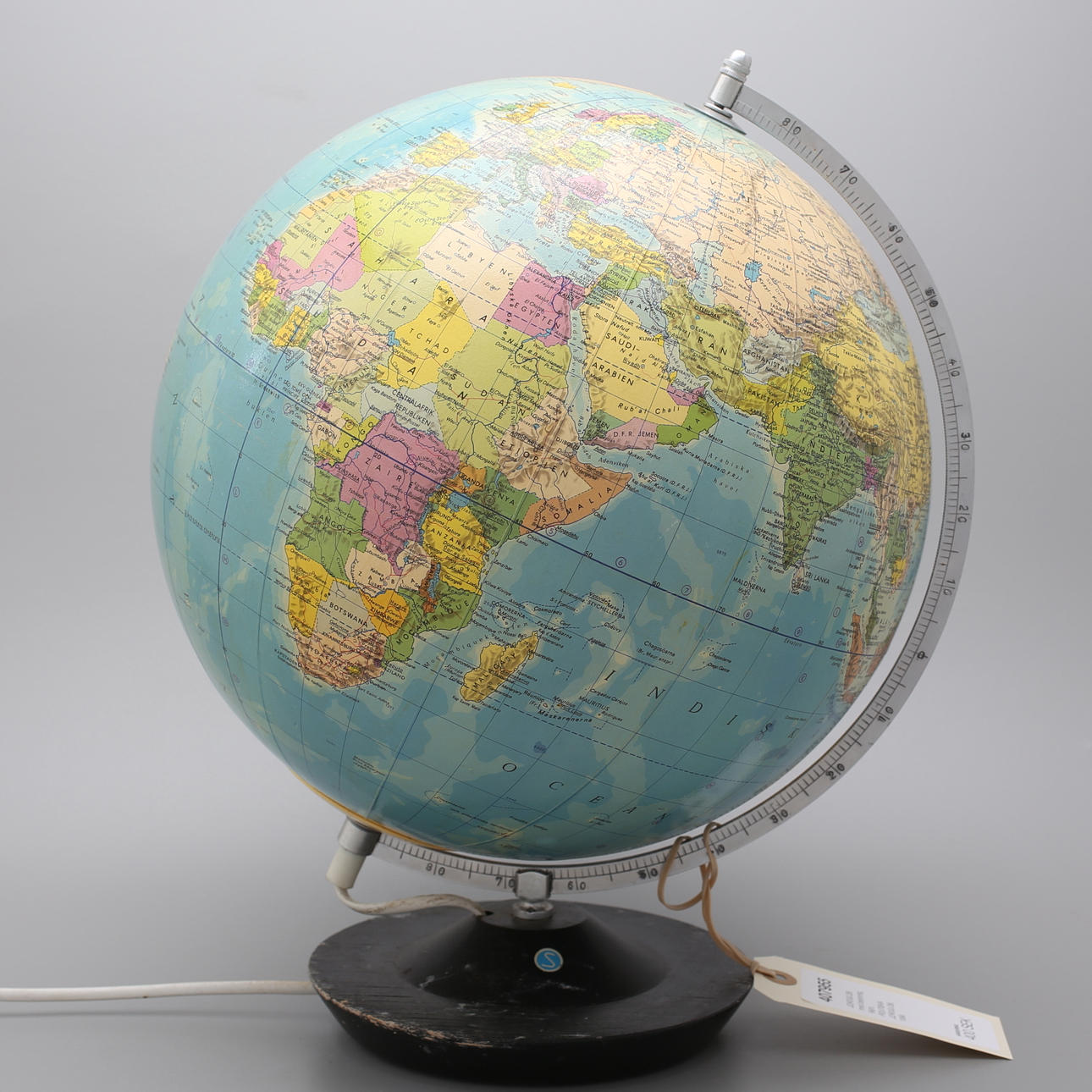 JORDGLOB med belysning, Räth, POLITISKA JORDGLOB, 1986.