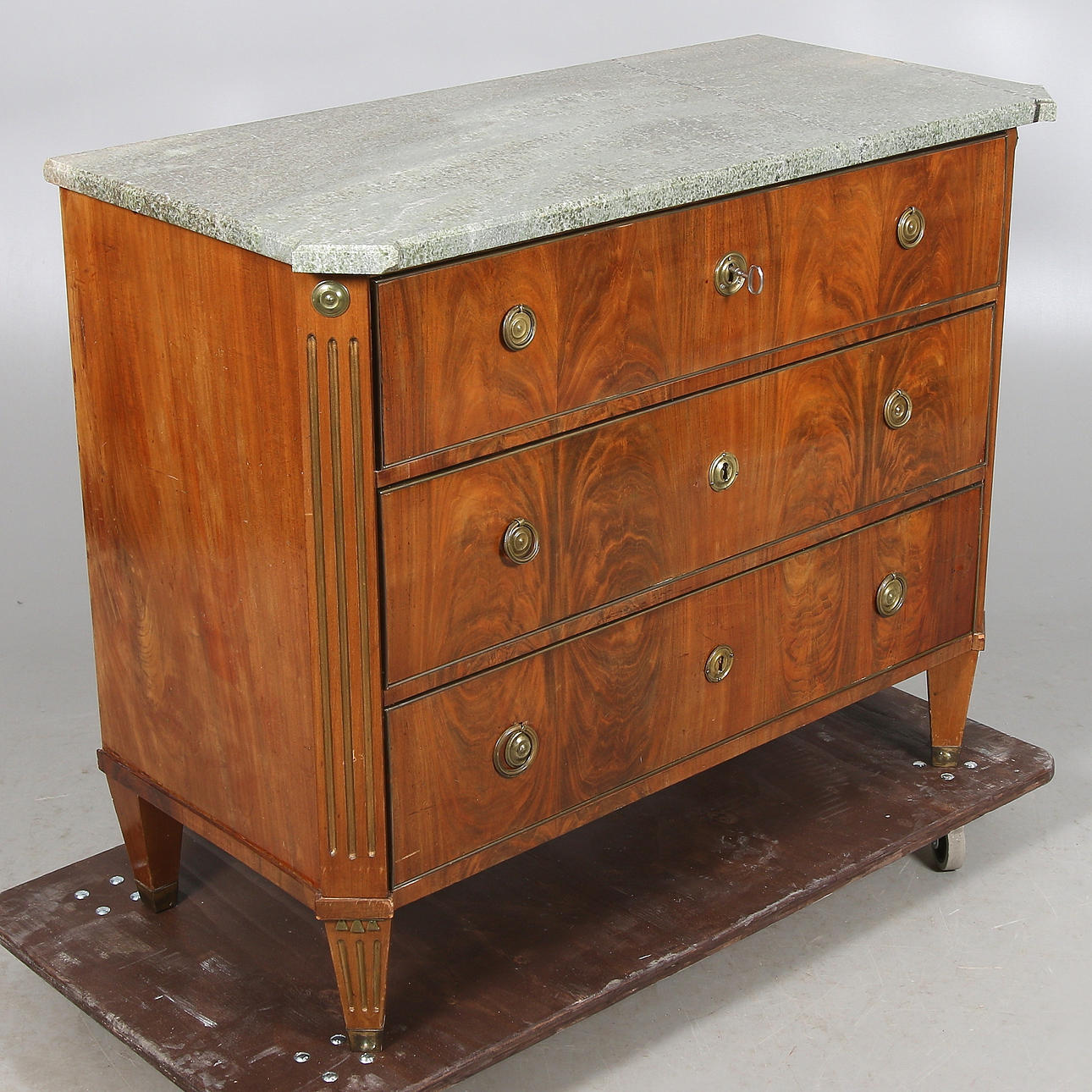 BYRÅ, sengustaviansk stil, sekelskiftet 18/1900.