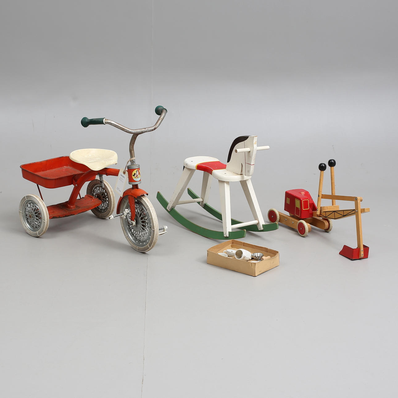 LEKSAKER, 4 delar, bl.a grävskopa, Brio.