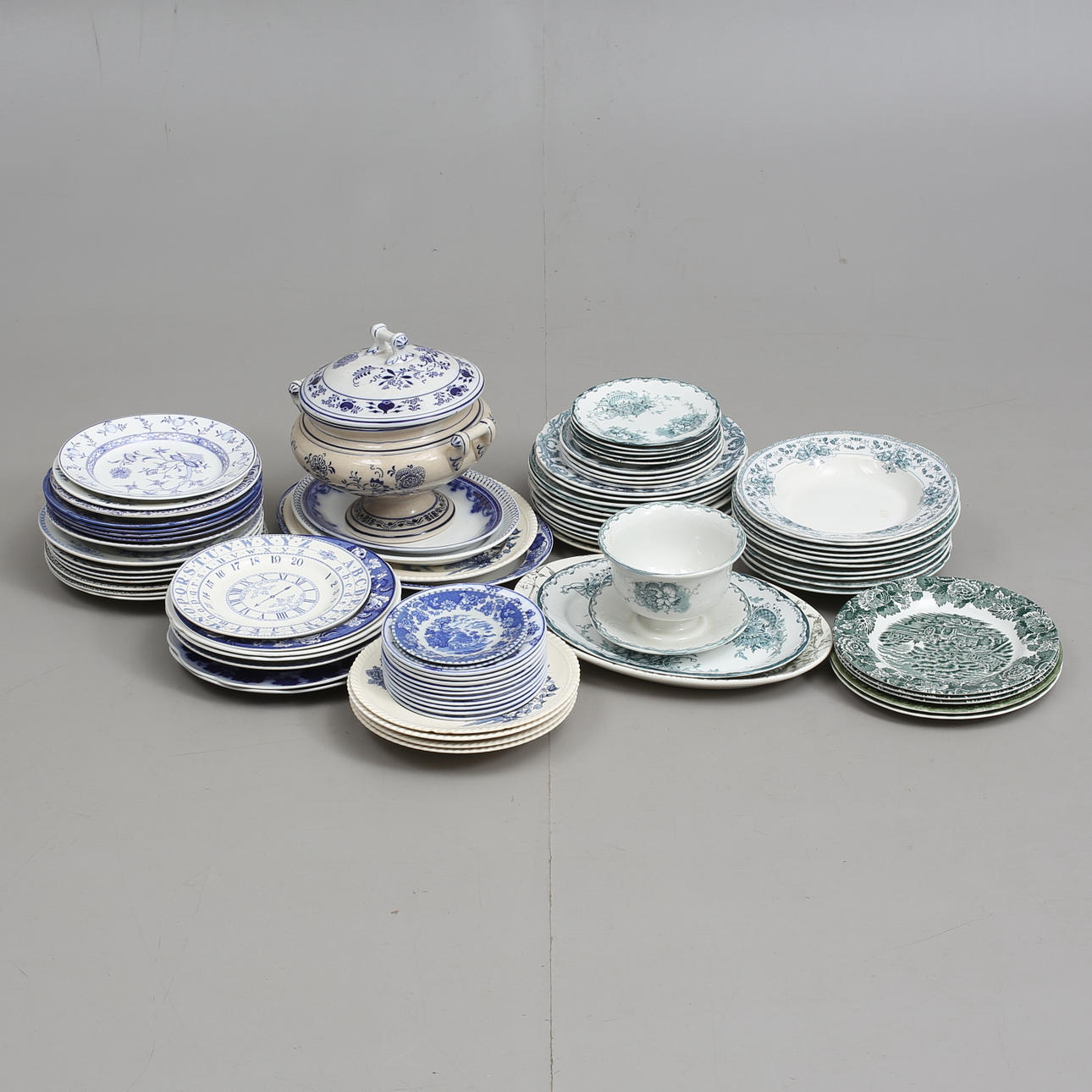 SERVISDELAR, porslin, ca 83 stycken, bl.a, Gröna Anna, Rörstrand, m.m.