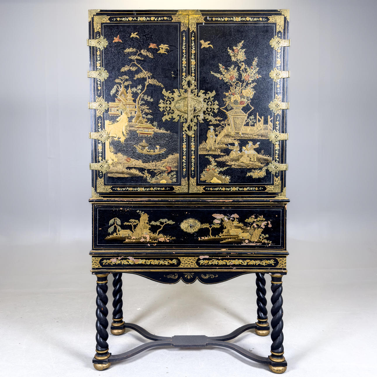 WILLIAM AND MARY STIL. Kabinetskabe, 18. årh.