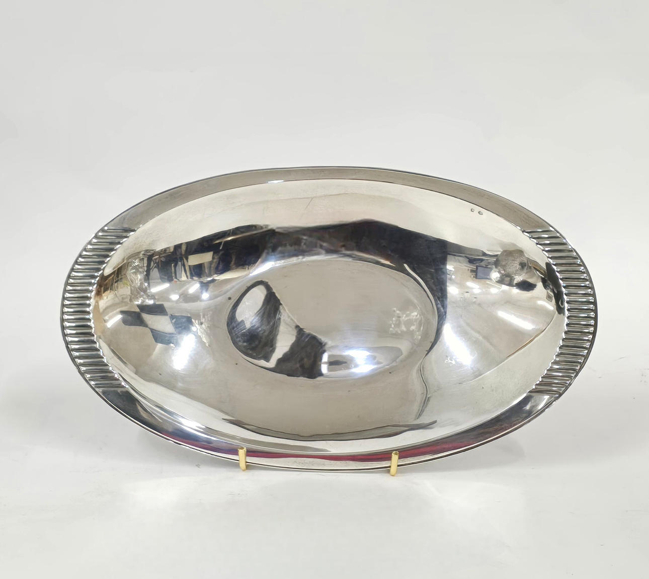 LITET OVALT SILVERFAT.