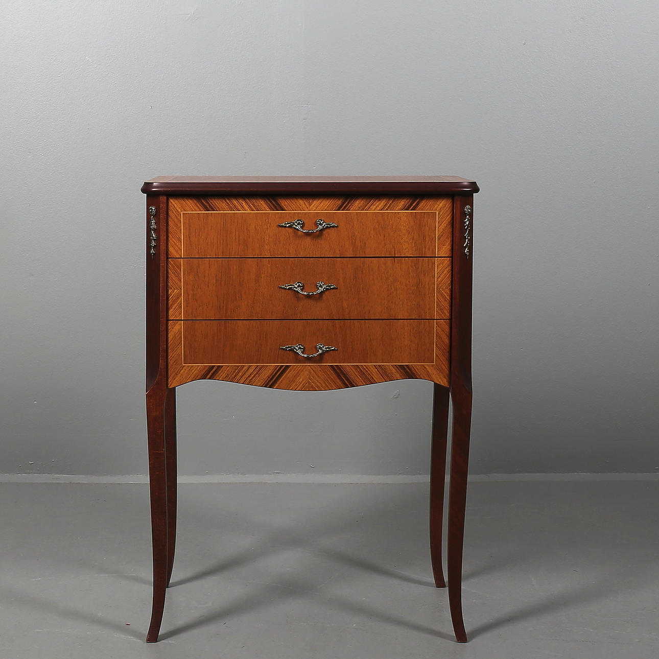 BYRÅ, 3 lådor, rokokostil, 1900-tal.