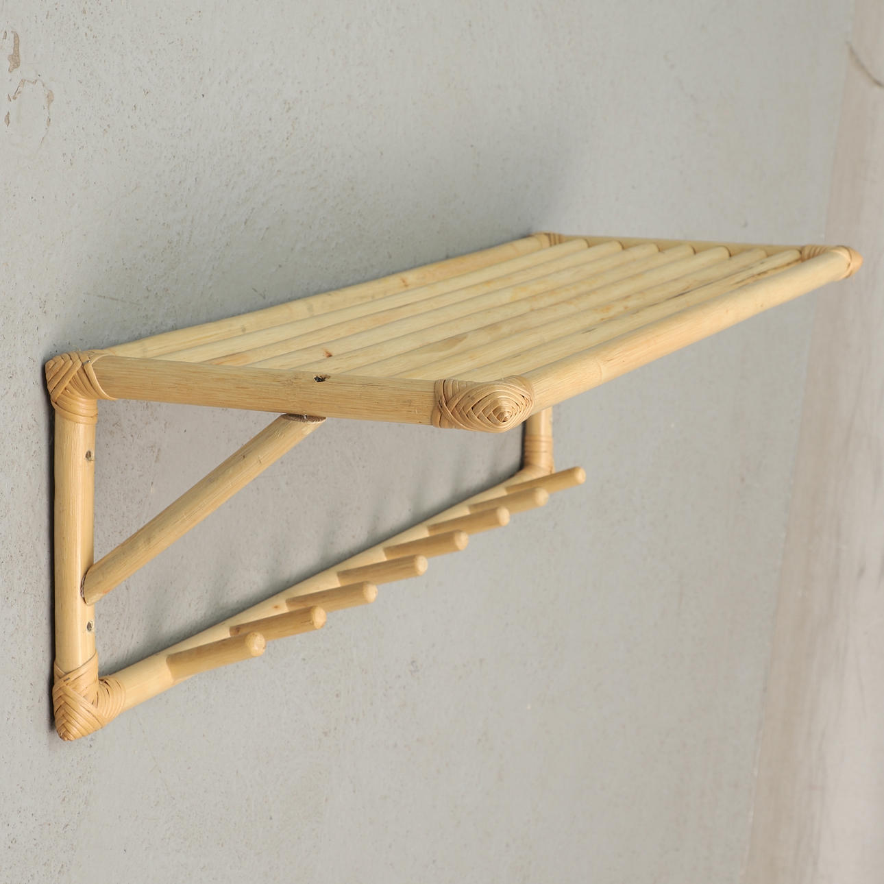 HATTEHYLDE, bambus, 20. århundrede.