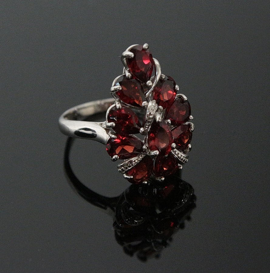 Ring mit Granaten, 925er Silber.